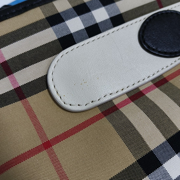 Canvas Brown