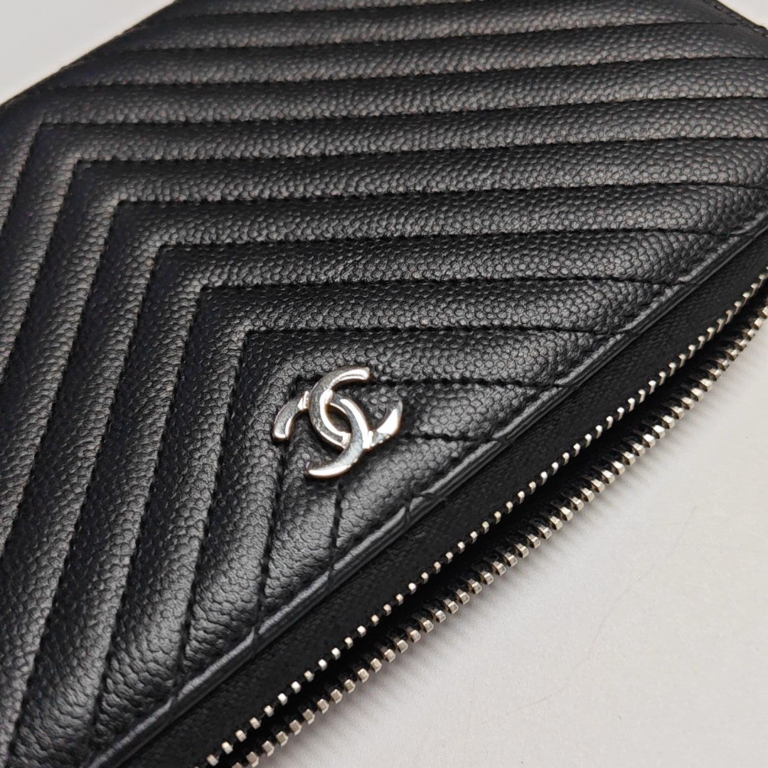 Chevron Calfskin Wallet Black