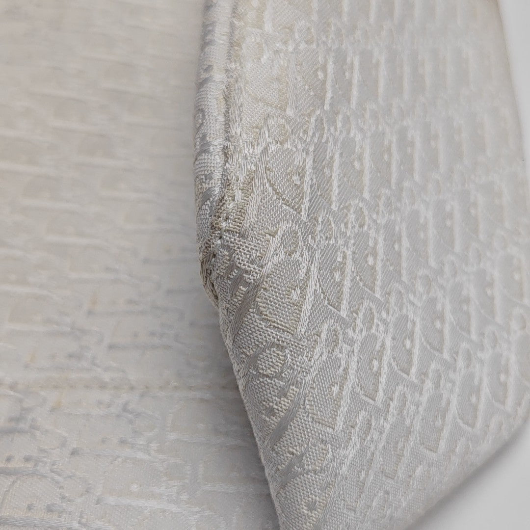 Oblique Canvas White