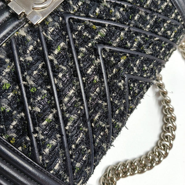 BOY CHANEL Chevron Wool Black