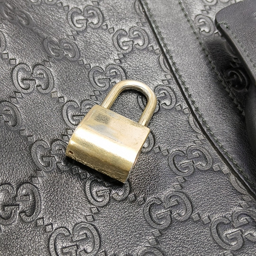 Signature Calfskin Black