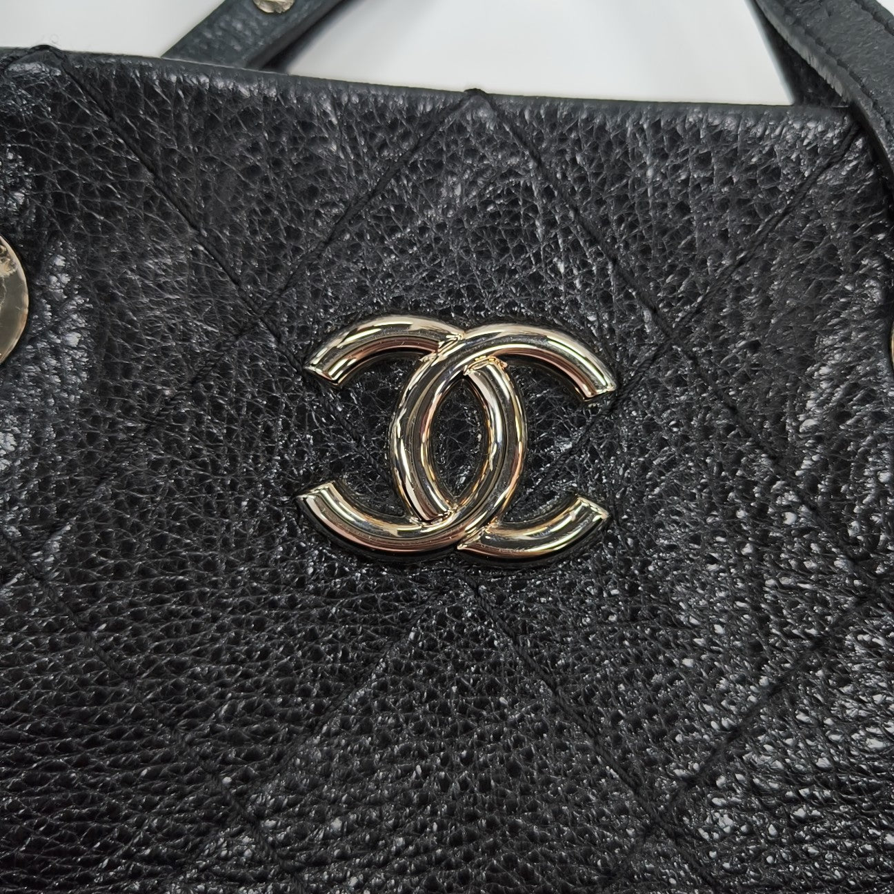 ON THE ROAD Small Quilted Grained Calfskin Black