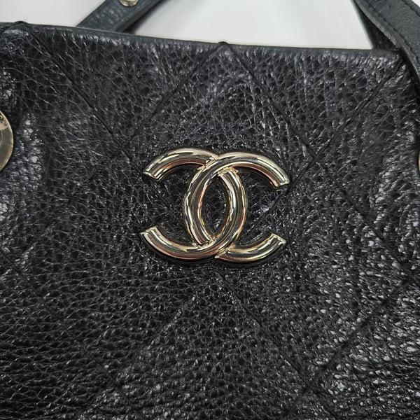 ON THE ROAD Small Quilted Grained Calfskin Black