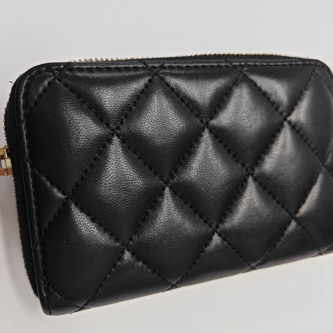 CHANEL 19 Small Quilted Lambskin Black Wallet