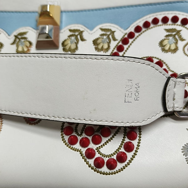 Kan I Medium Calfskin White