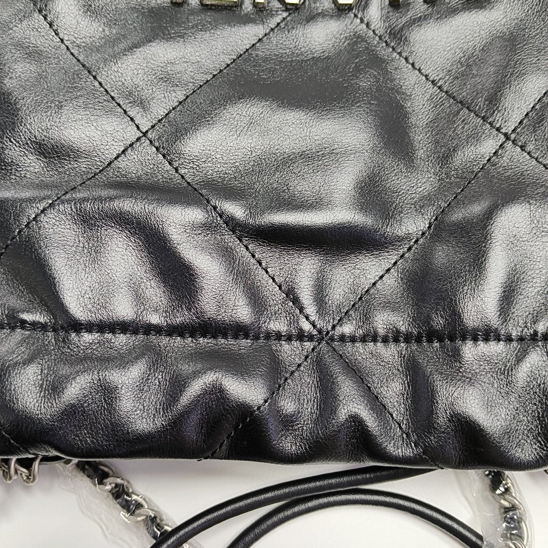 CHANEL 22 Mini Quilted Calfskin Black