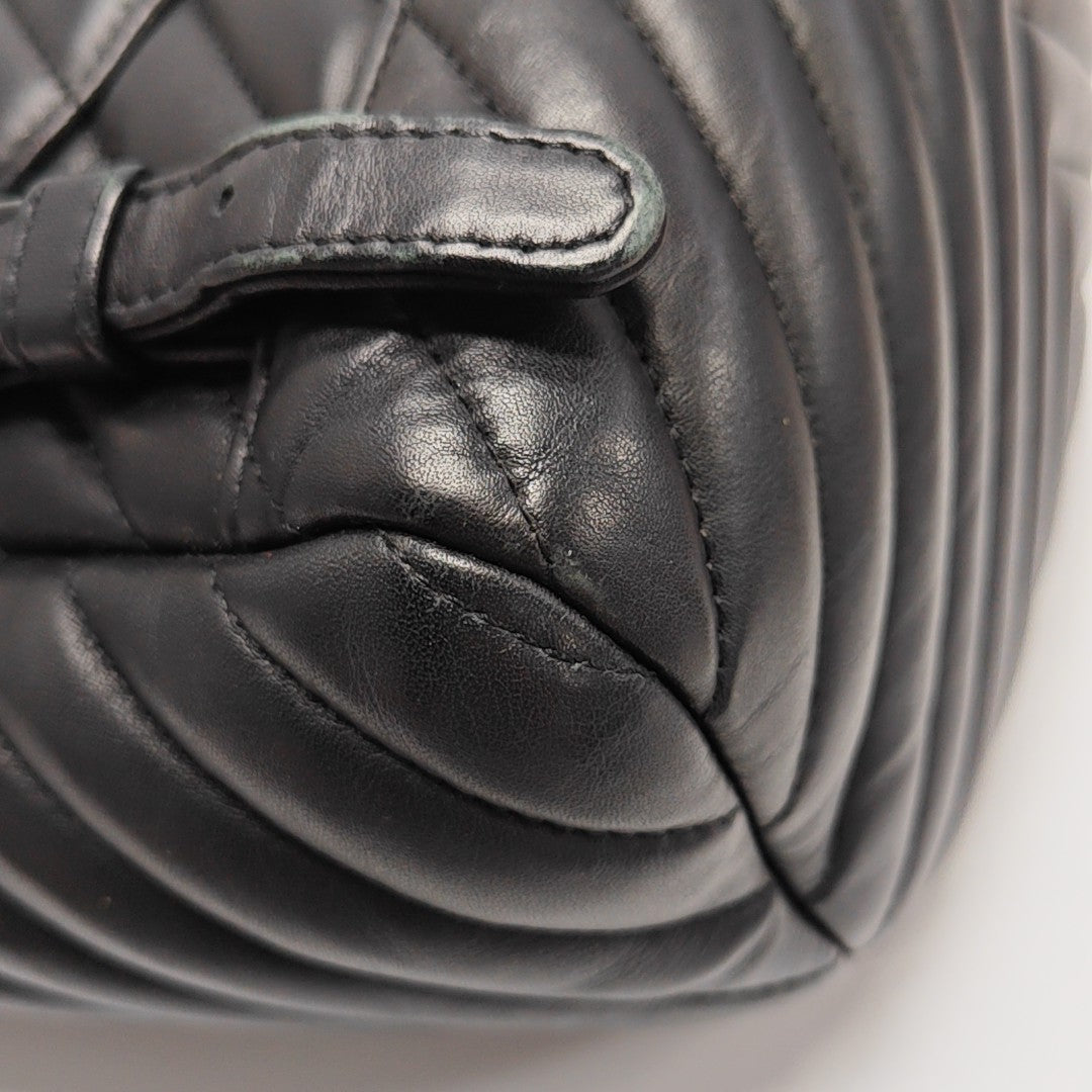 URBAN SPIRIT Small Chevron Calfskin Black