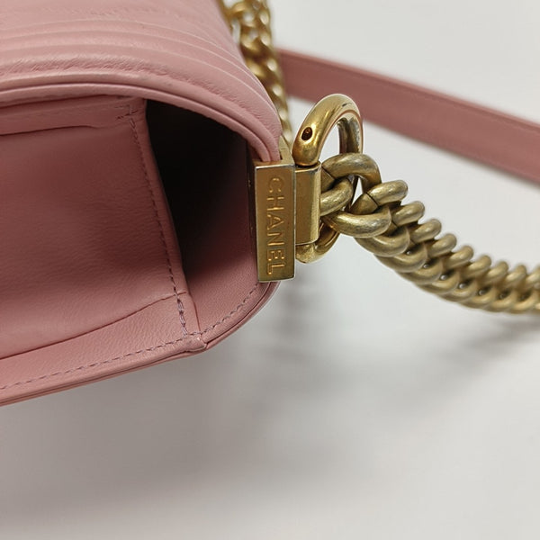 Authenticated pre-owned  BOY CHANEL Small Quilted Calfskin Pink - Shoulder Bag at Looply