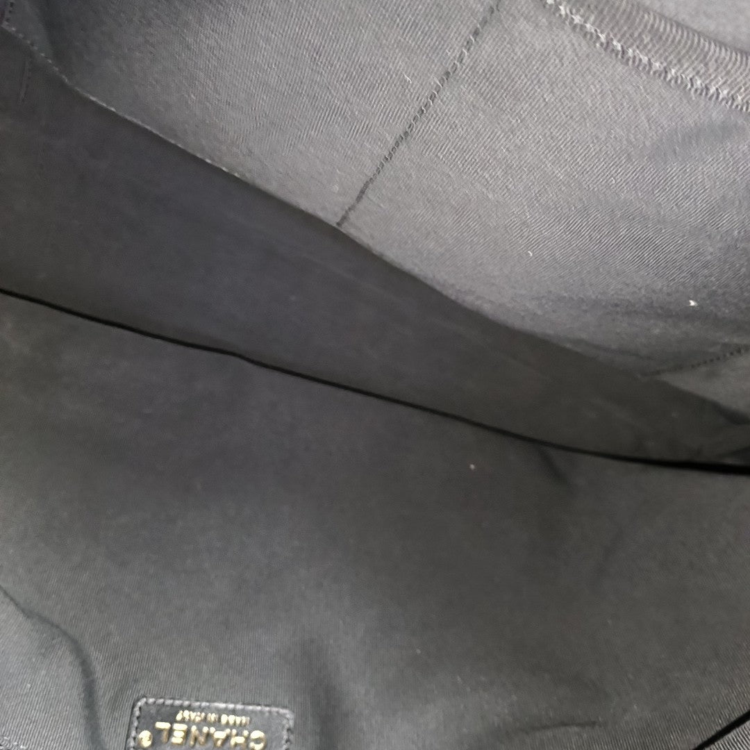 Quilted Nylon Medium Black