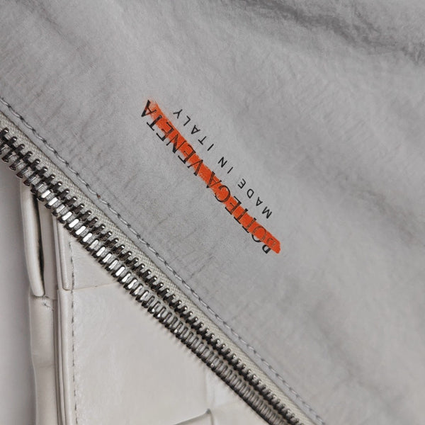Cassette Medium Calfskin White