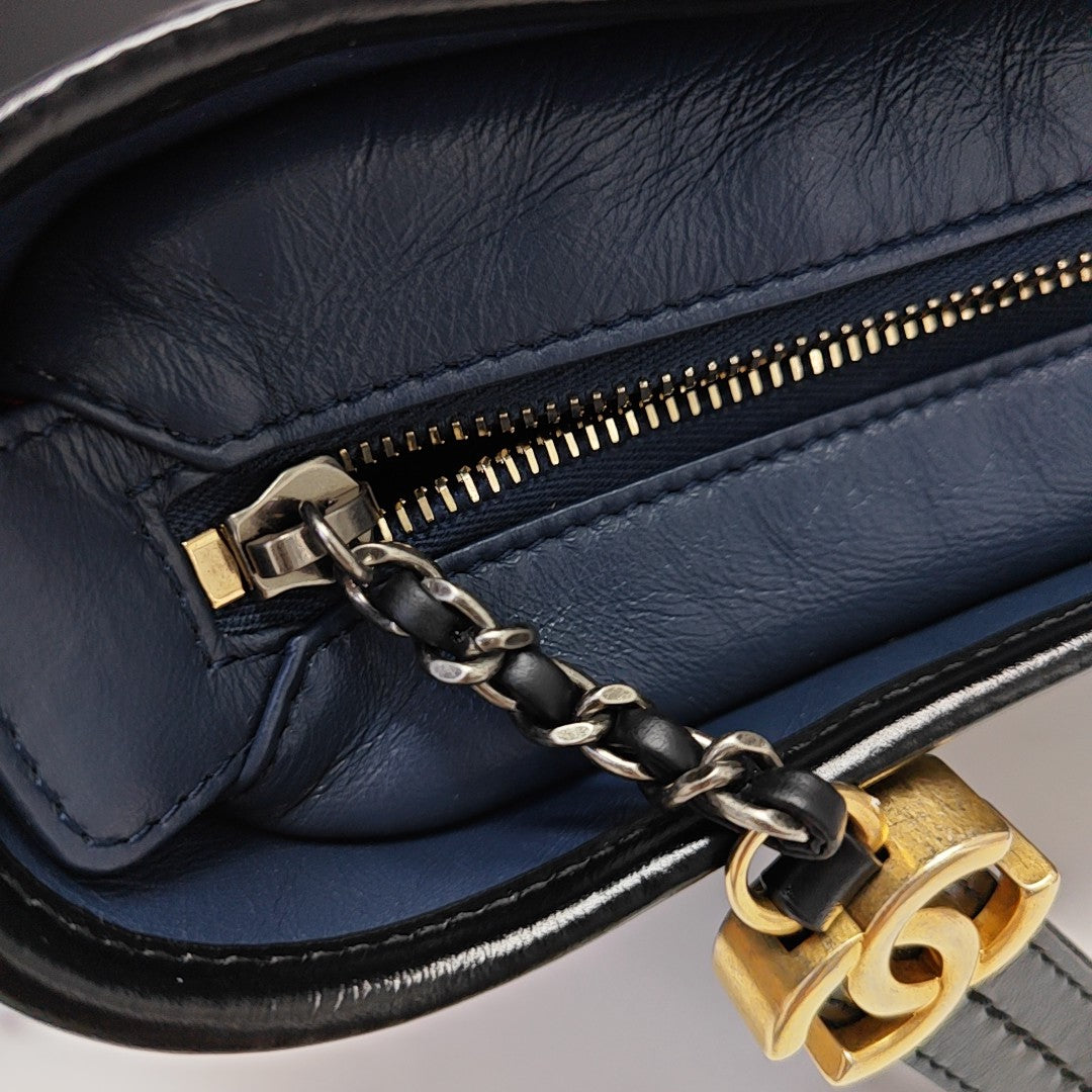 Authenticated pre-owned  GABRIELLE Small Quilted Calfskin Blue - Shoulder Bag at Looply