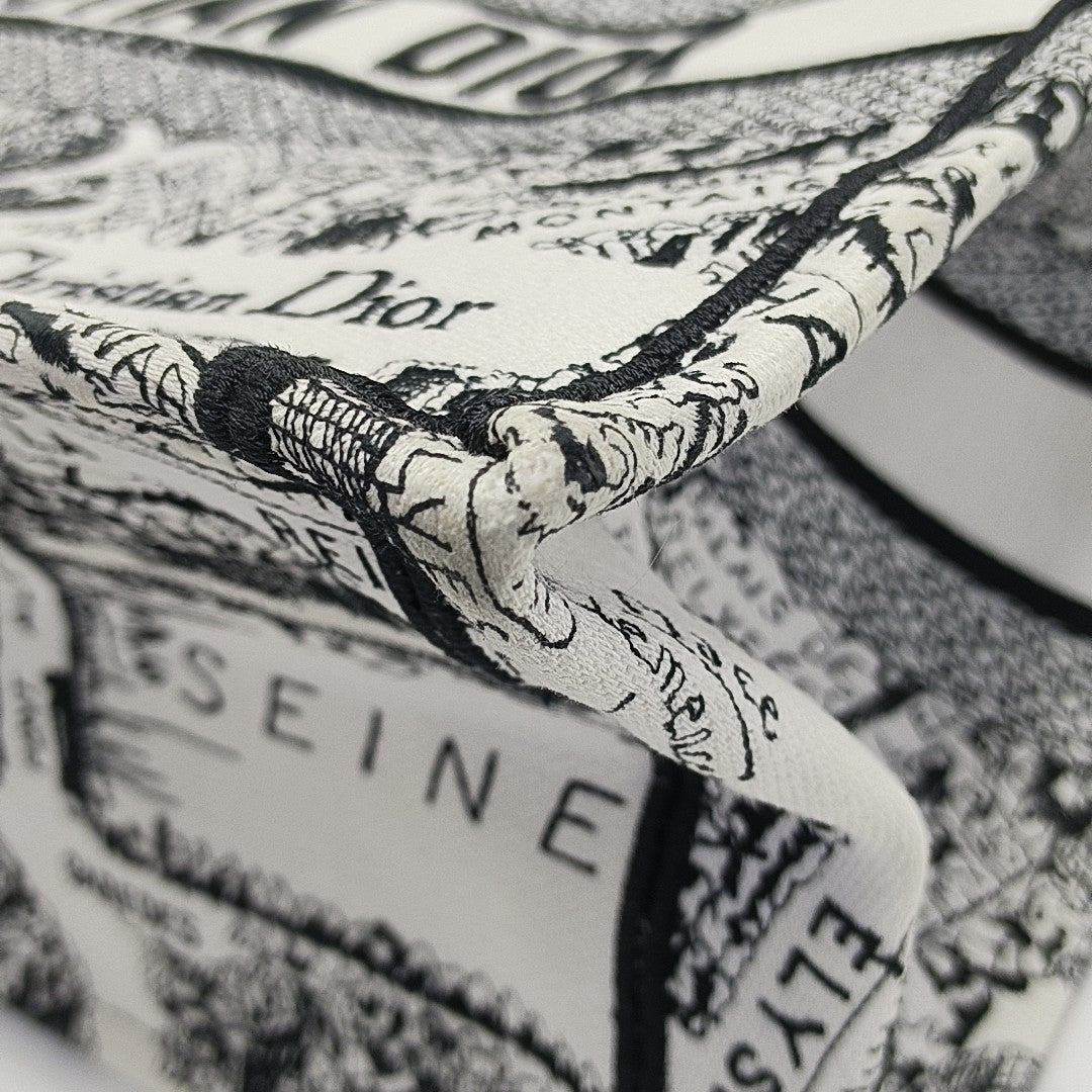 Book Tote Medium Canvas White