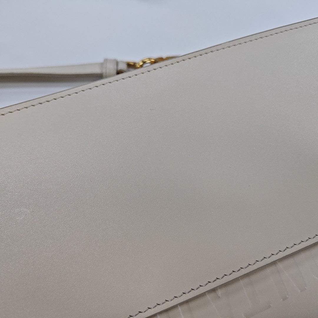 Bobby Medium Calfskin White