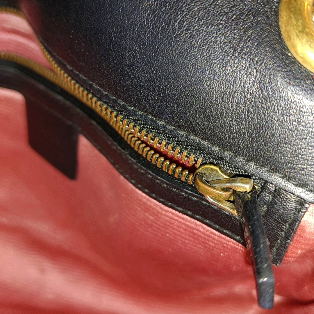 Authenticated pre-owned  GG Marmont Medium Quilted Calfskin Multicolor - Crossbody Bag at Looply