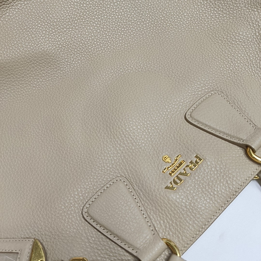 Vitello Calfskin Beige