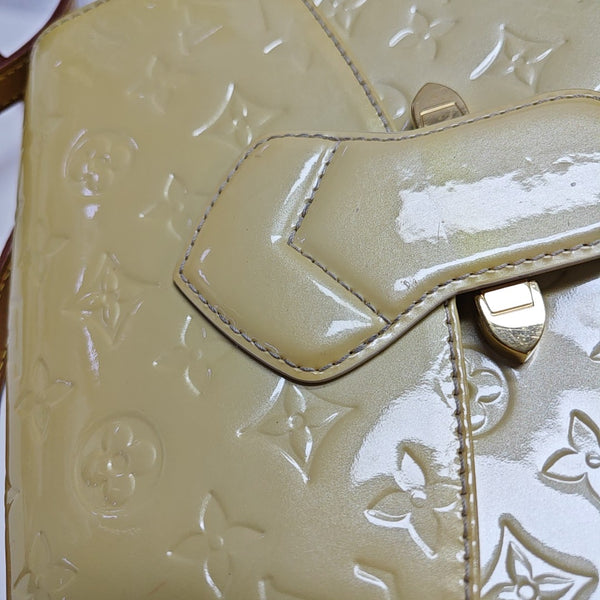 BELLFLOWER PM Patent Leather Beige