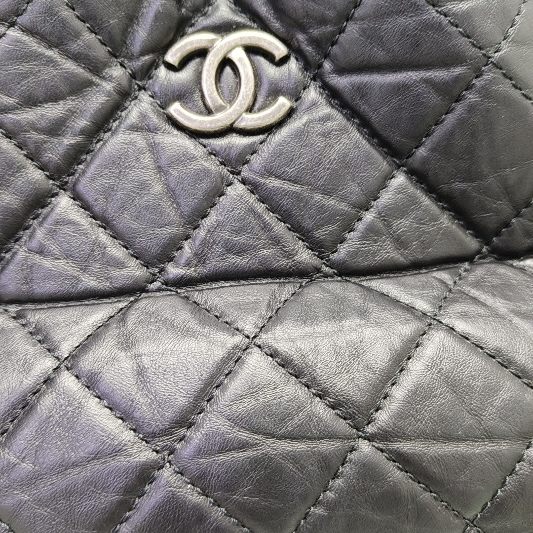 GABRIELLE Small Quilted Calfskin Black