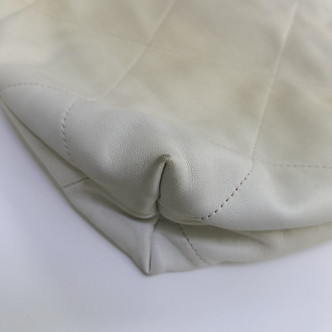 CHANEL 22 Medium Quilted Calfskin White