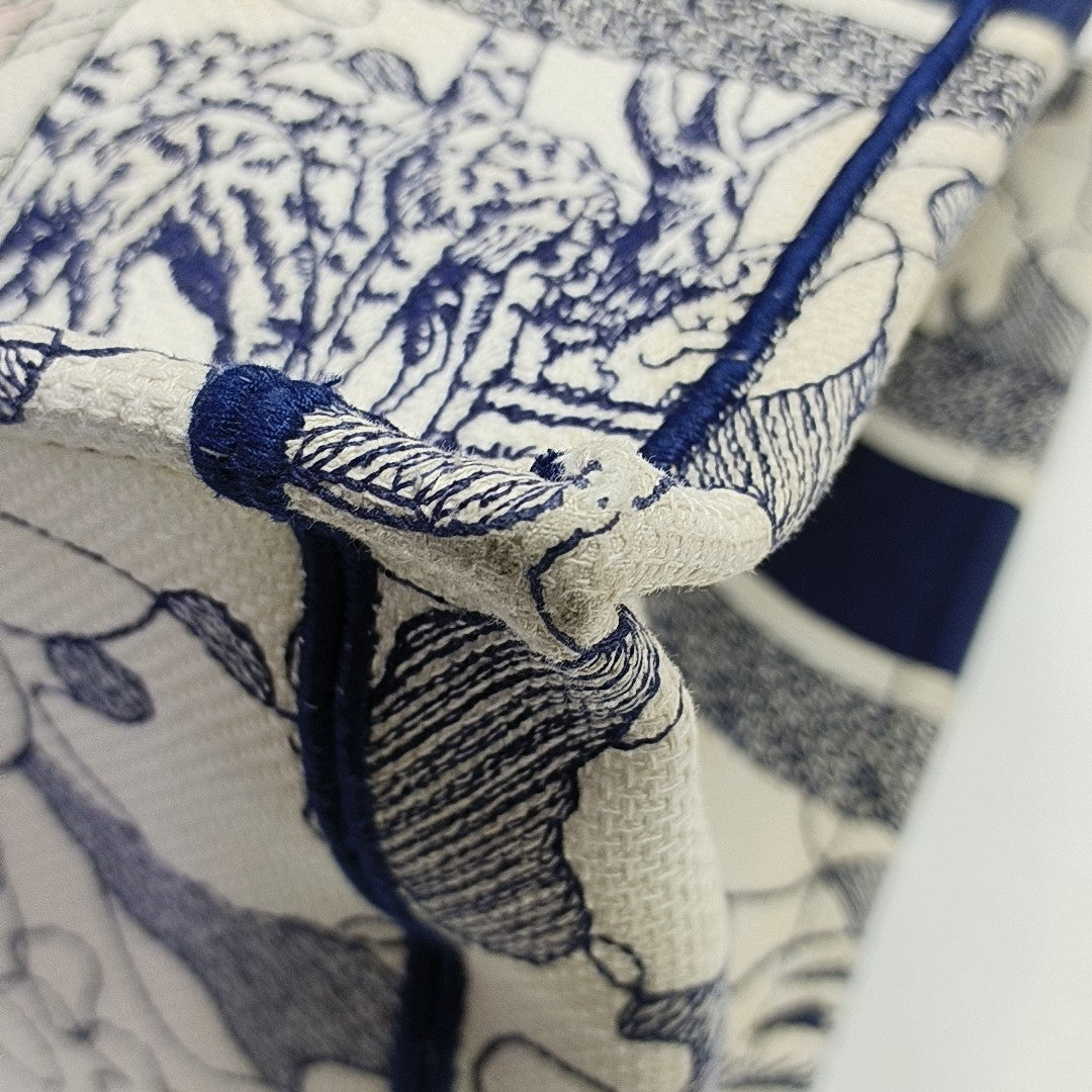 Book Tote Medium Canvas Blue