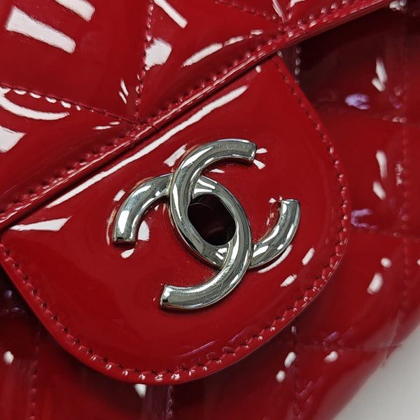 CLASSIC FLAP Jumbo Quilted Patent Leather Red