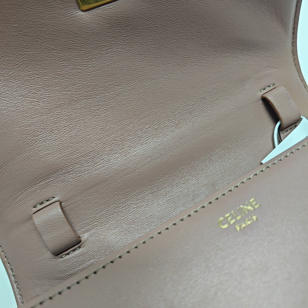CLASSIC BOX Small Calfskin Beige