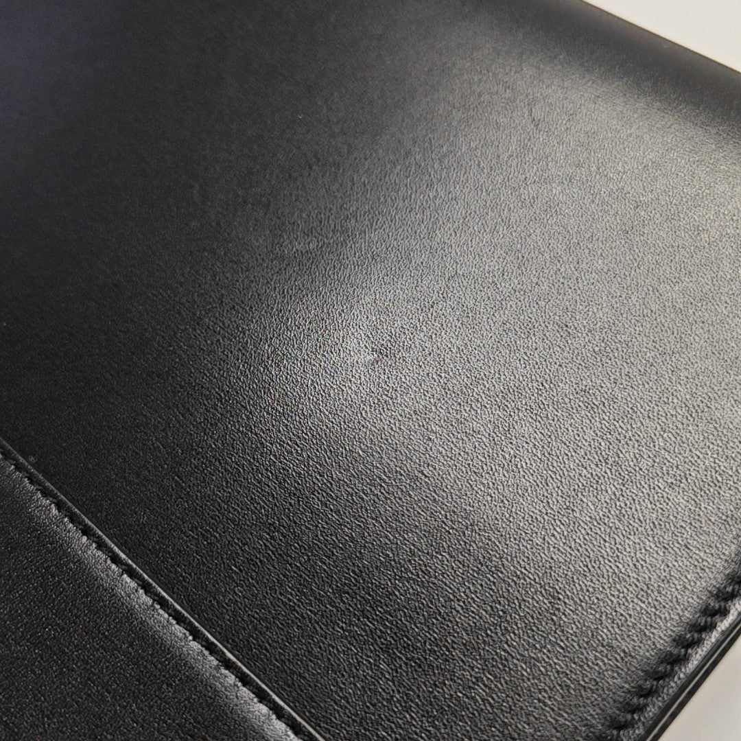 MANHATTAN Medium Calfskin Black