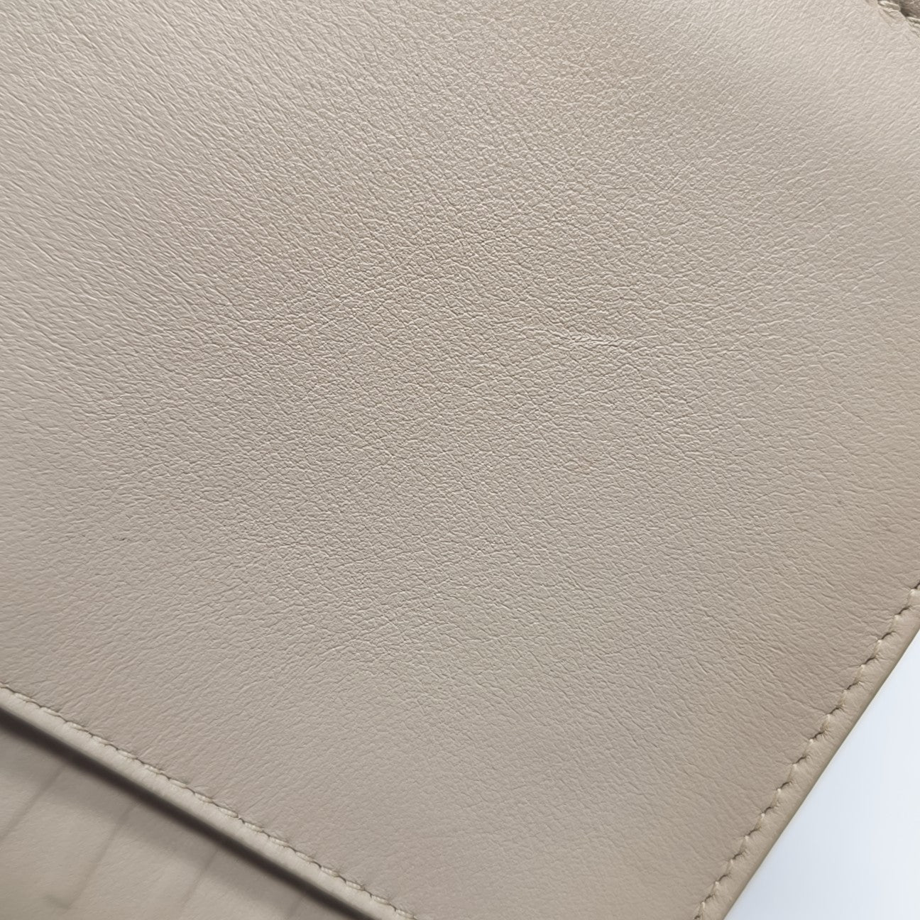 30 Montaigne Calfskin Beige