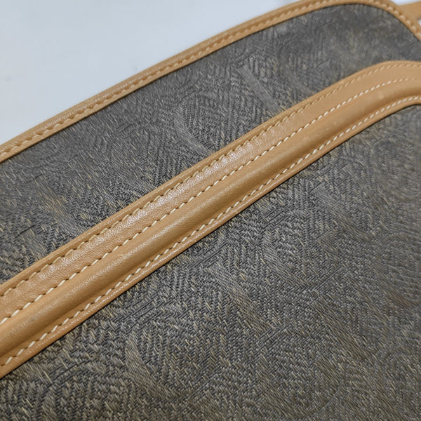 Canvas Brown