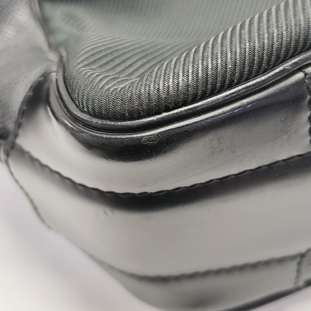 VIKTOR Calfskin Black
