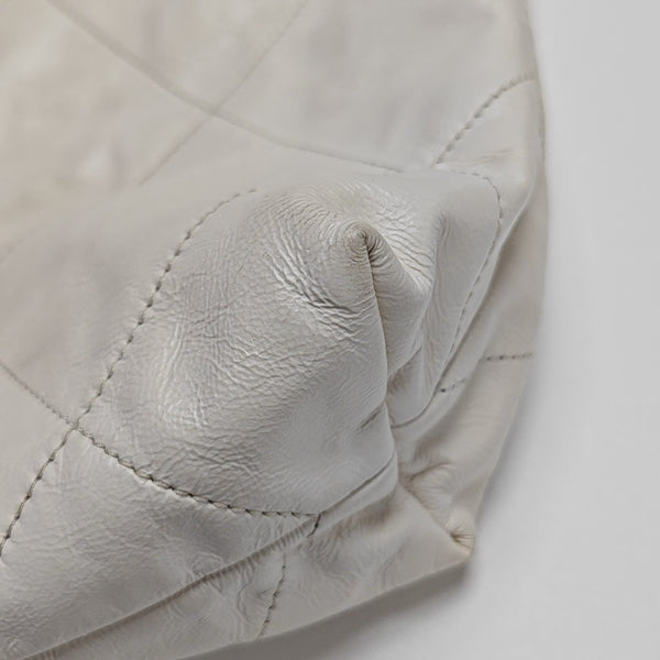 CHANEL 22 Medium Quilted Calfskin White