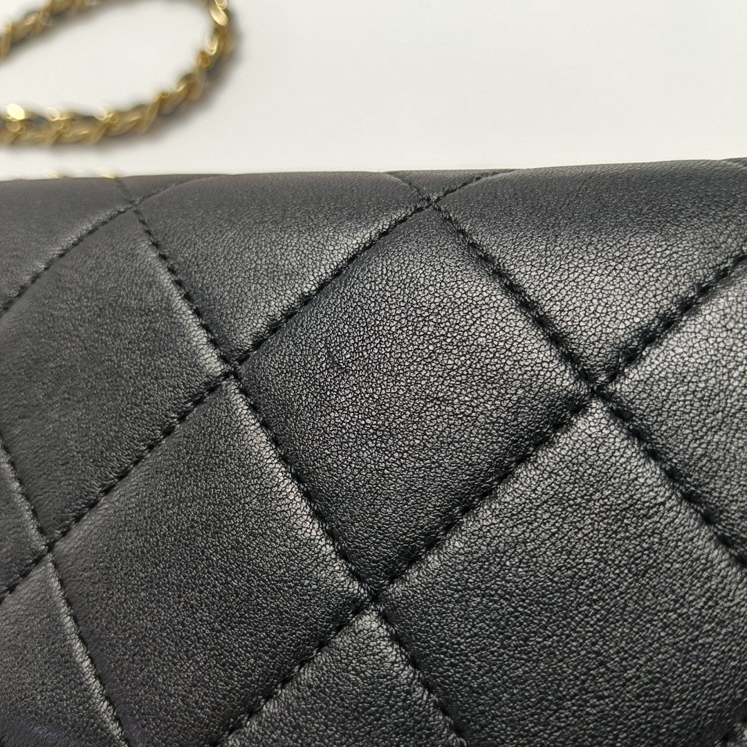 CLASSIC FLAP Mini Quilted Lambskin Black