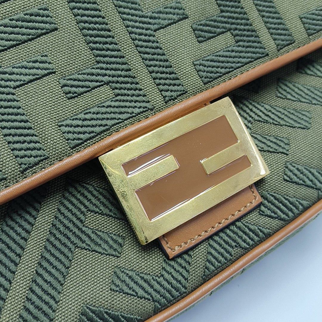 Baguette Medium Canvas Green