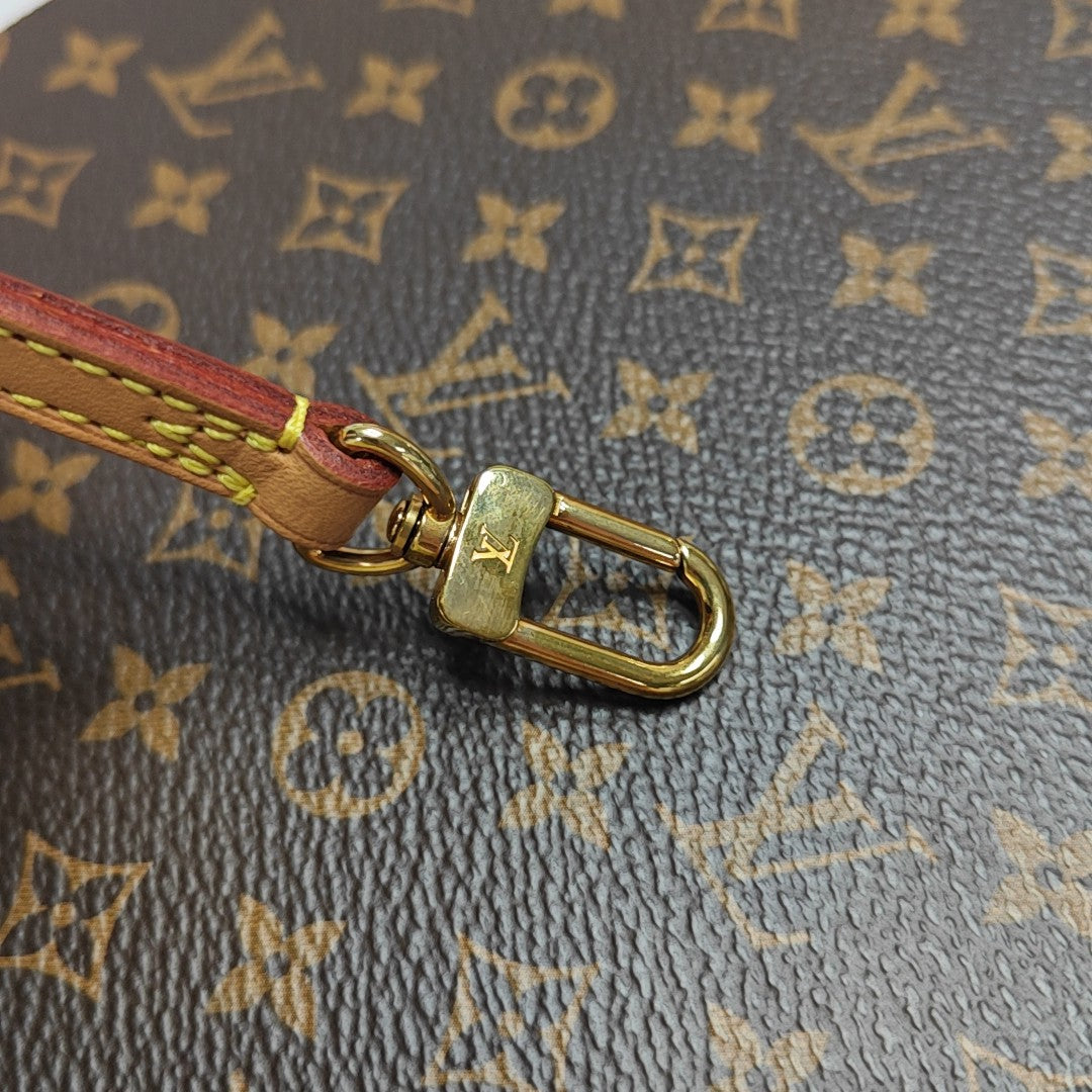 BOITE CHAPEAU PM Monogram Coated Canvas Brown