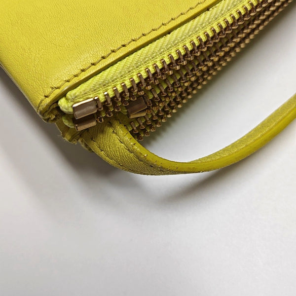 Authenticated pre-owned  TRIO Lambskin Green - Shoulder Bag at Looply