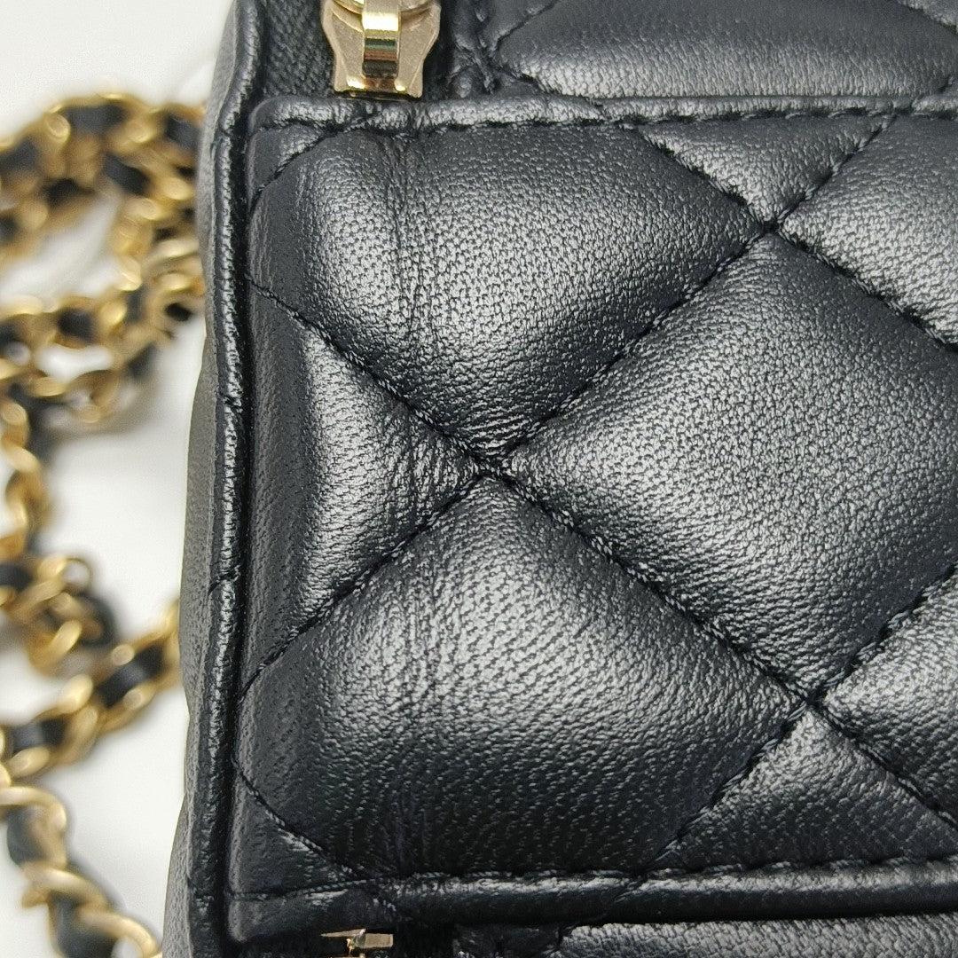 VANITY CASE Mini Quilted Lambskin Black
