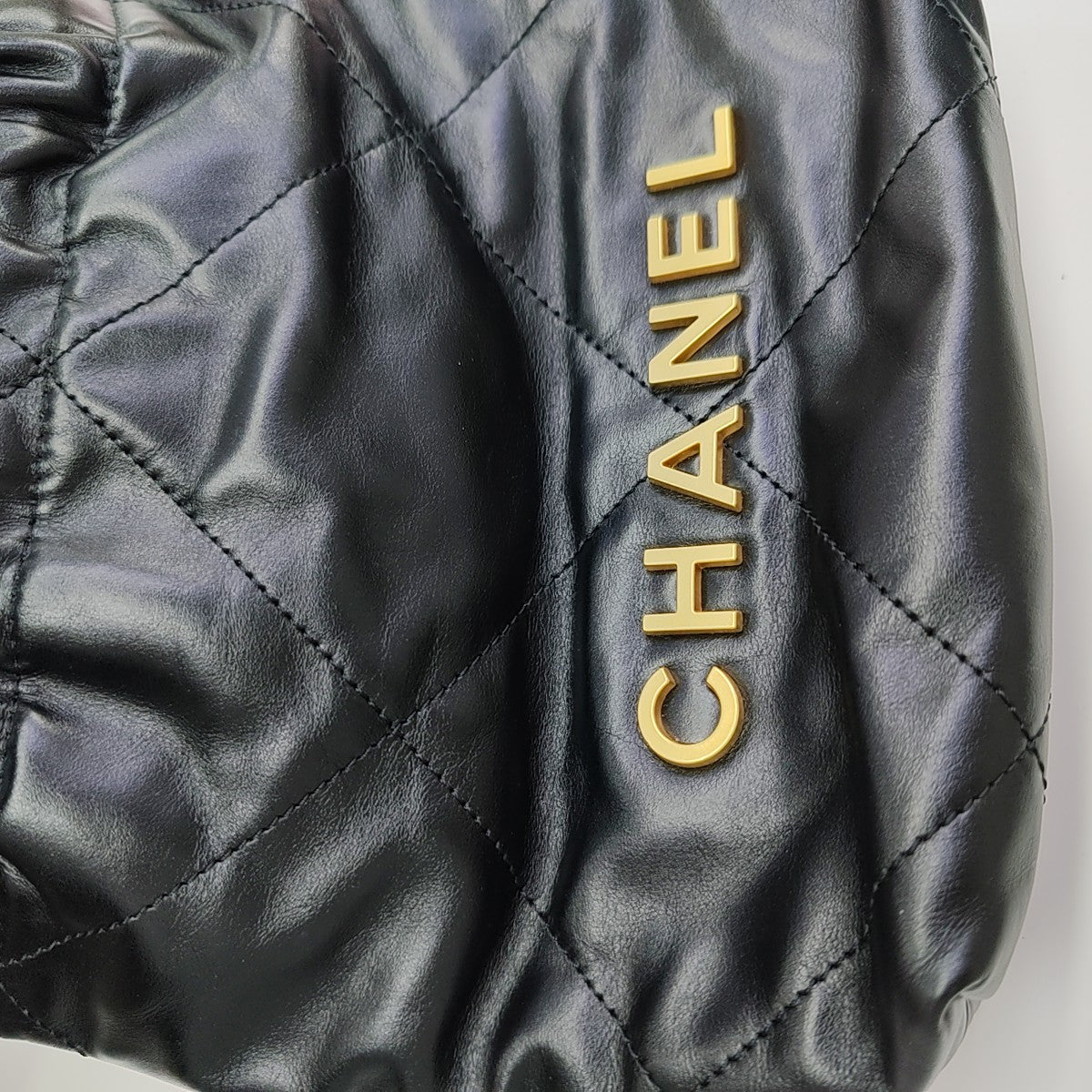 CHANEL 22 Mini Quilted Calfskin Black