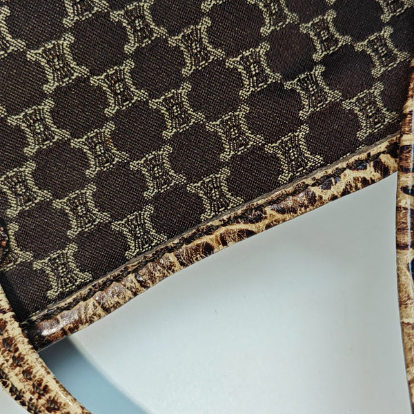 Canvas Brown