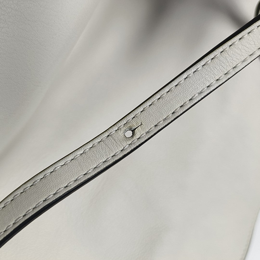 Flamenco Medium Calfskin White