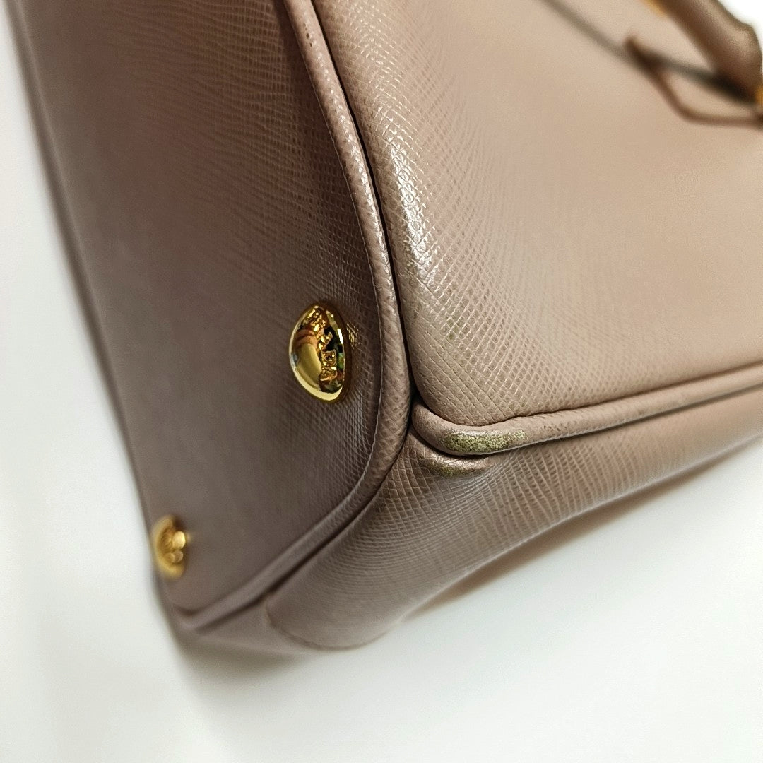 Authenticated pre-owned  Galleria Large Saffiano Calfskin Pink - Tote Bag at Looply