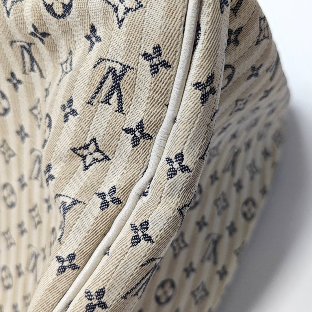 Authenticated pre-owned  SPEEDY 30 Monogram Canvas White - Top Handle Bag at Looply