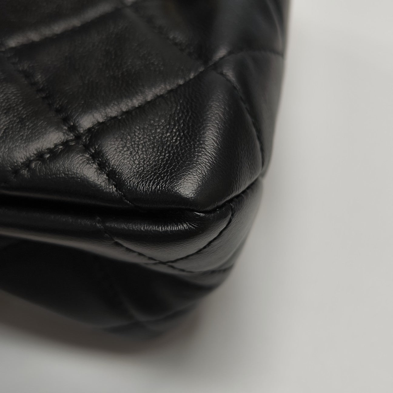 CHAIN INFINITY TOP HANDLE Mini Quilted Lambskin Black
