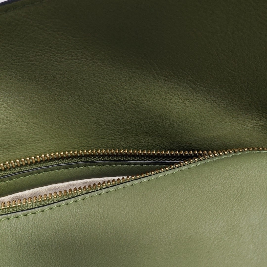 Puzzle Hobo Medium Calfskin Green