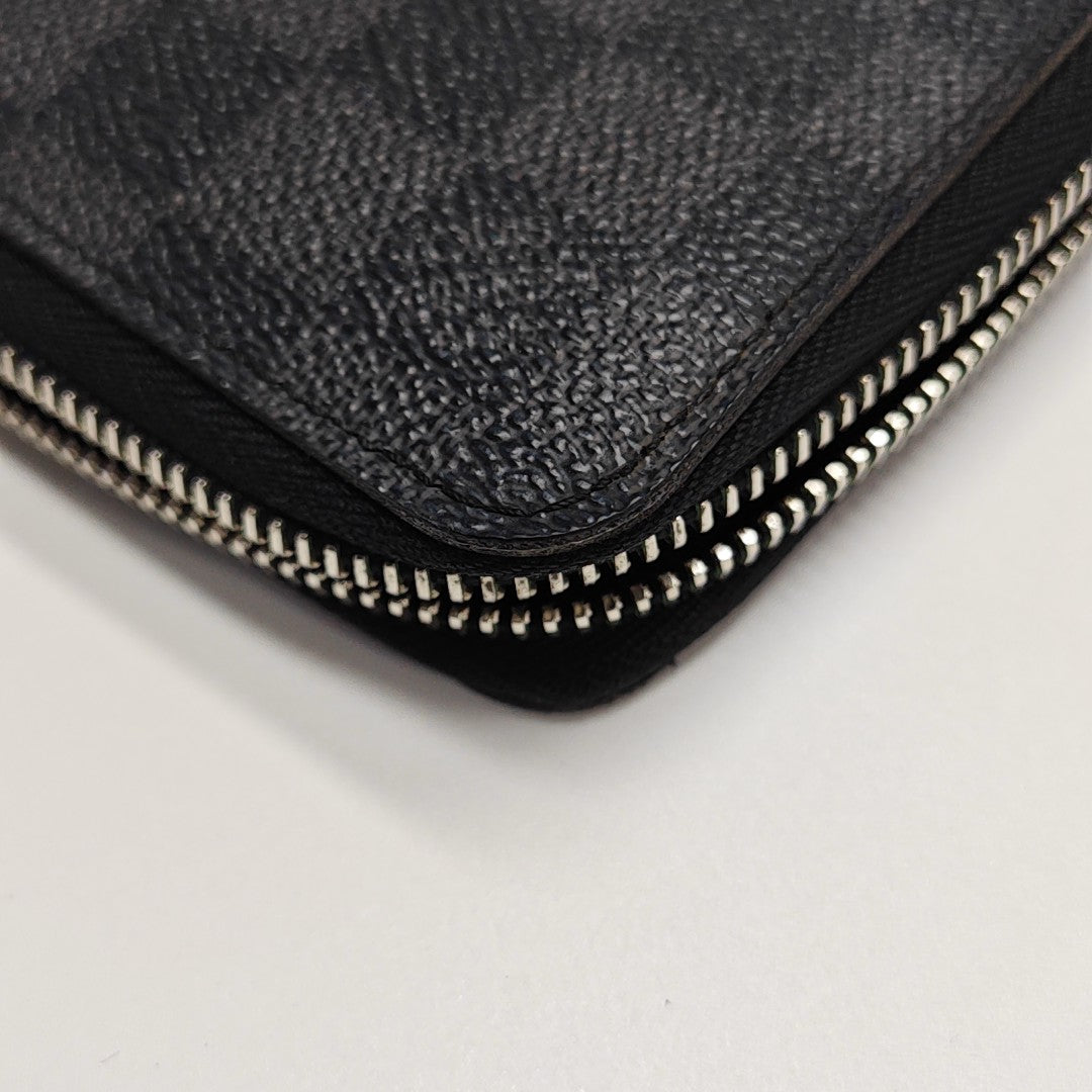 ZIPPY Damier Graphite Coated Canvas Gray Wallet