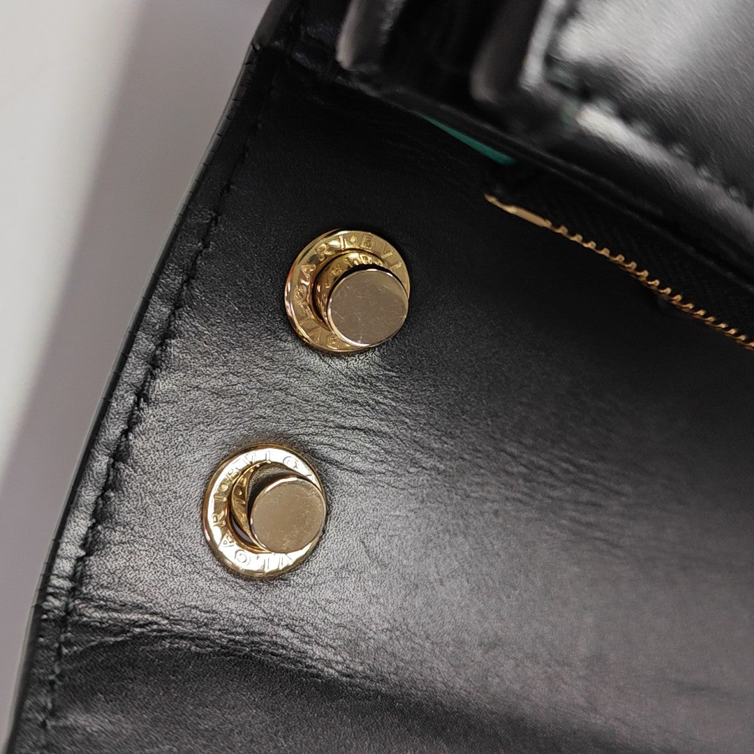 SERPENTI FOREVER Medium Calfskin Black