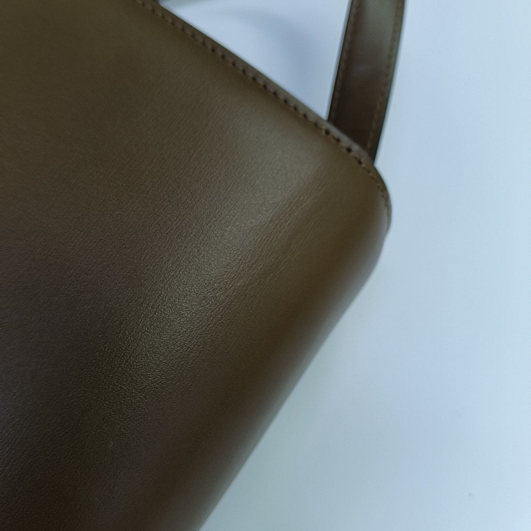 CLASSIC BOX Mini Calfskin Brown