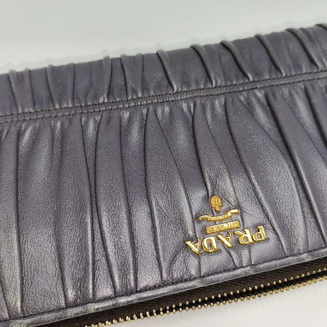 Fold Wallet Quilted Lambskin Gray Wallet