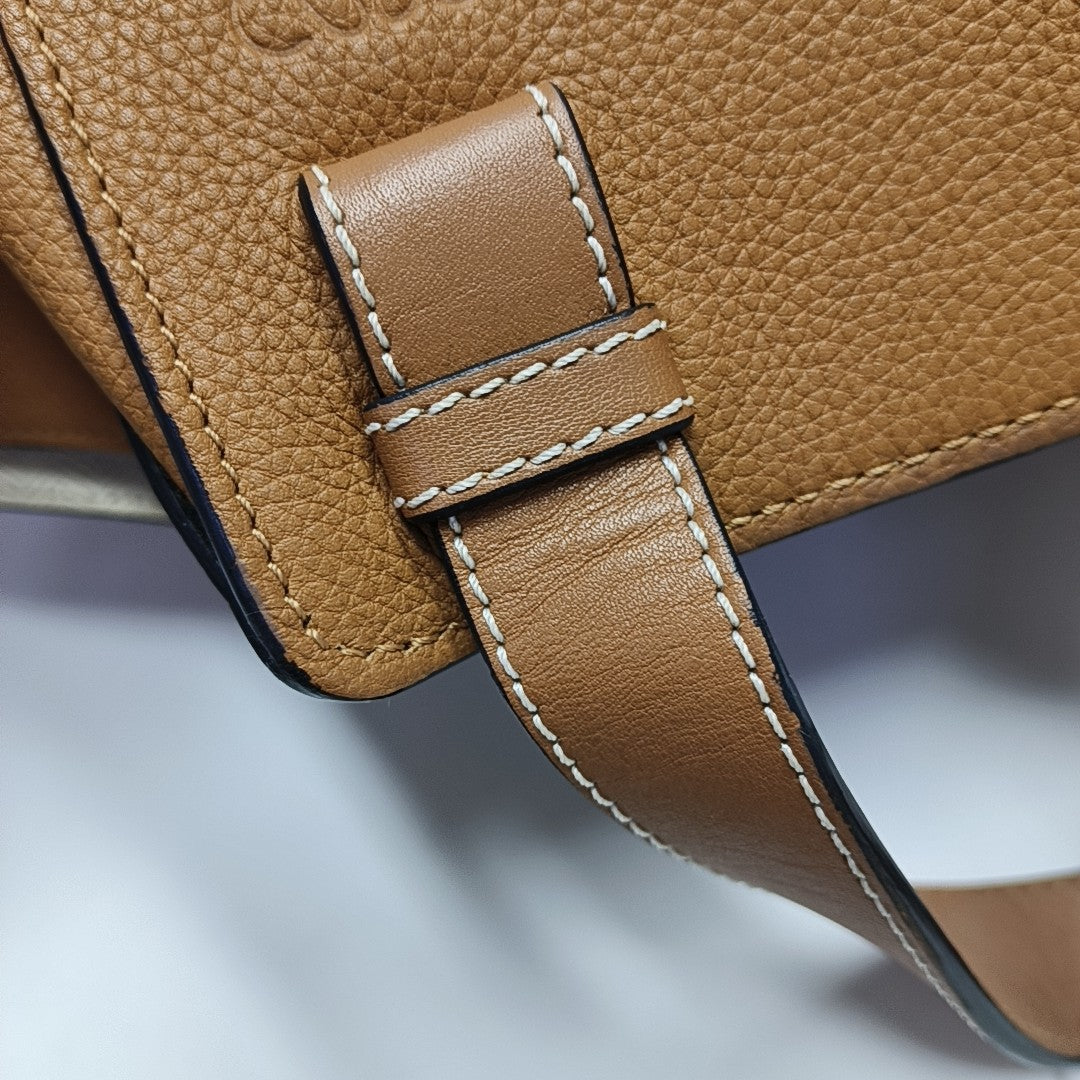 Hammock Small Calfskin Brown