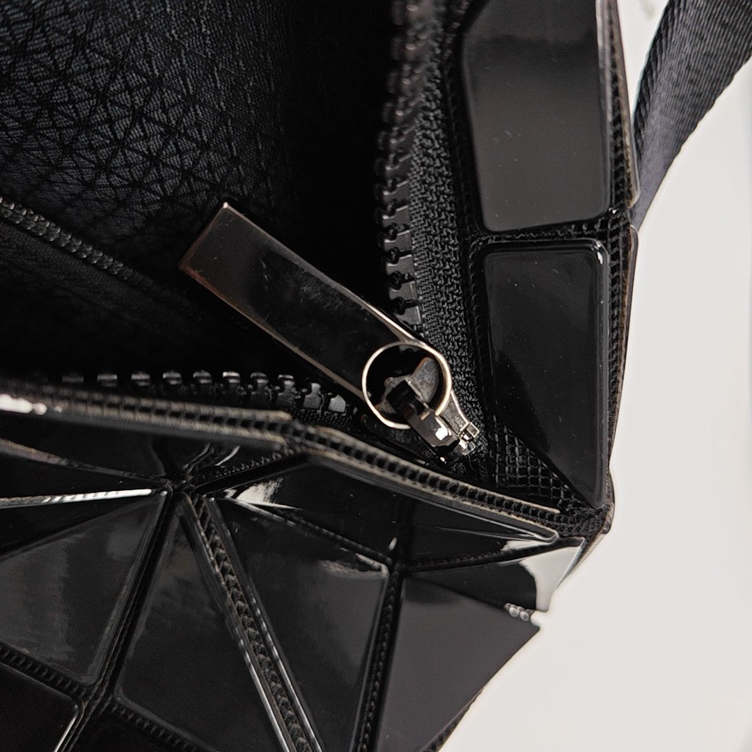 Special Material Shoulder Bag Black