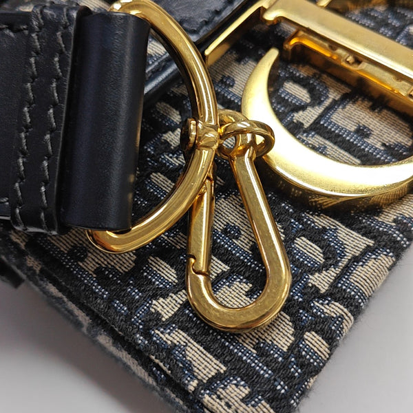 30 Montaigne Mini Oblique Canvas Blue
