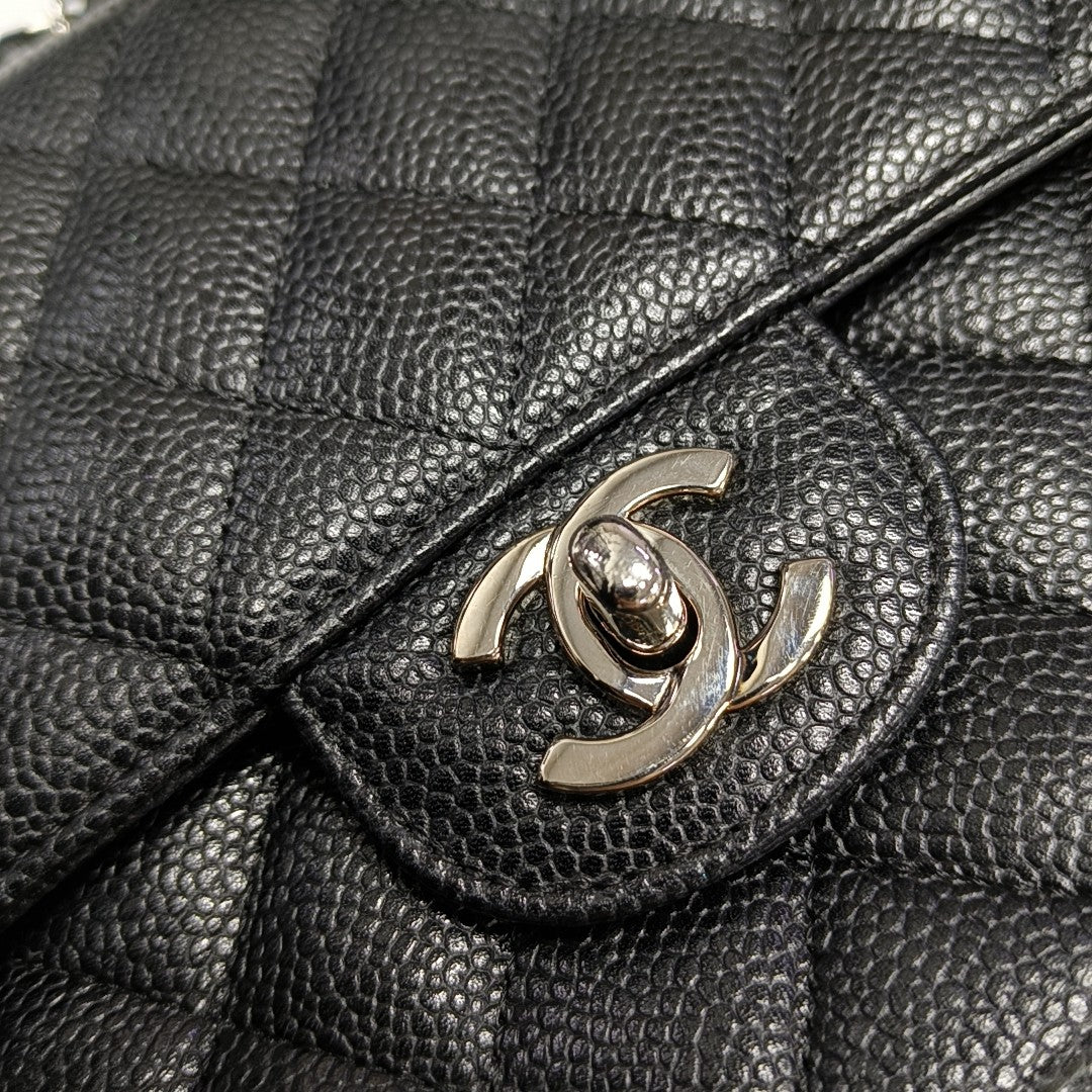 CLASSIC FLAP Medium Quilted Grained Calfskin Black
